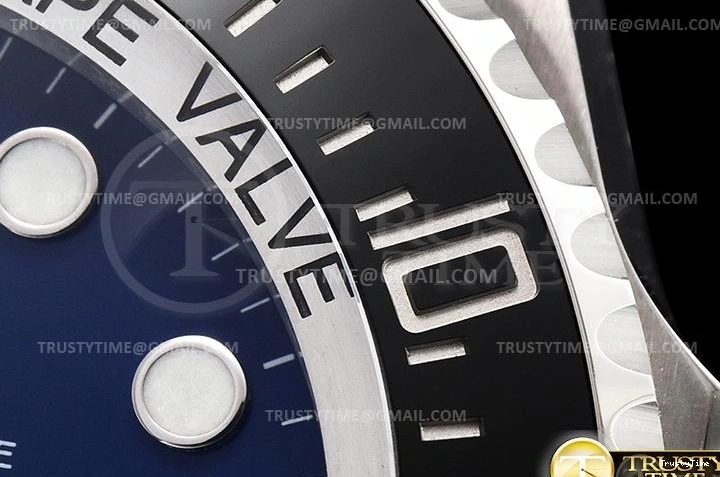 1223 ROLSD097A – Deep Sea Dweller Packable 1017